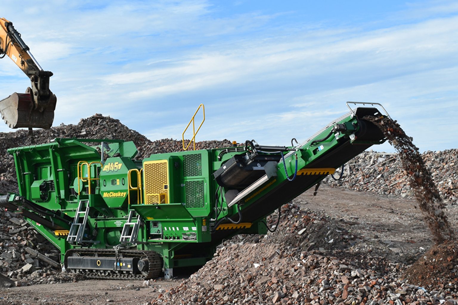 Recycled-Aggregates-being-produced